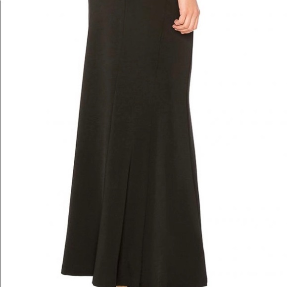 Chrissy Teigen x REVOLVE Black Stretch Backless Gown - Picture 3 of 4